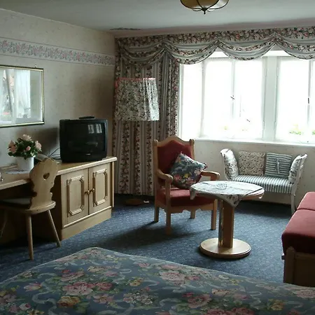 게스트하우스 Roter Hahn