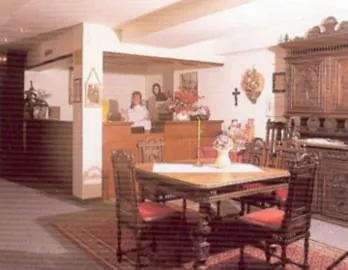 Konukevi Roter Hahn Rothenburg ob der Tauber