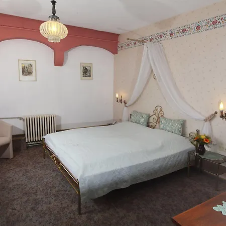 Gasthof Roter Hahn 3*