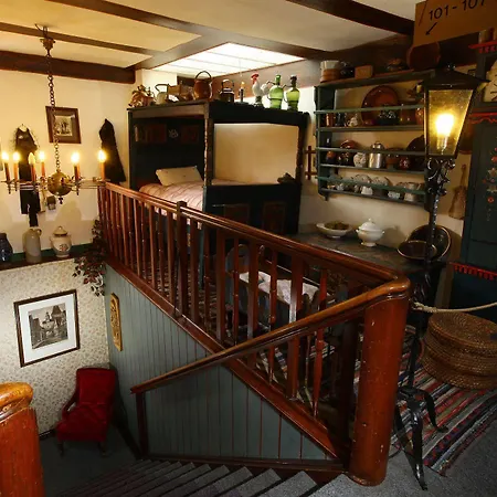 Roter Hahn Gasthof 3*